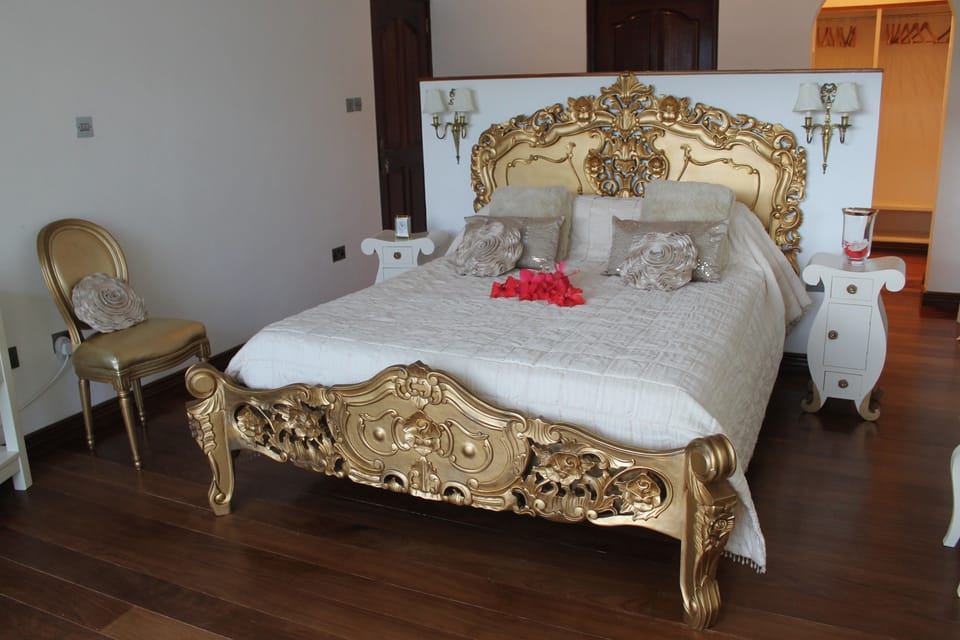 Classic Double Room | WiFi (free), bed sheets