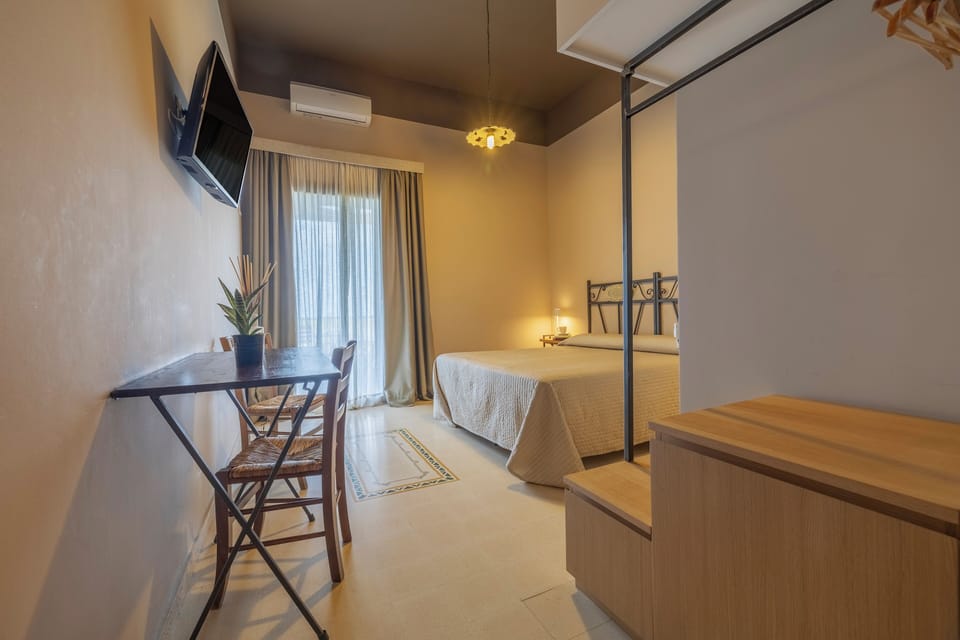 Superior Double Room | Down comforters, minibar, free cribs/infant beds, rollaway beds