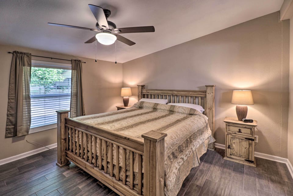 Bedroom 1 | King Bed | Linens Provided