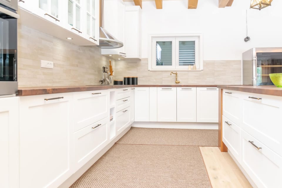 Villa, 4 Bedrooms, Private Pool, Mountain View | Private kitchen | Coffee/tea maker, microwave, oven, dishwasher