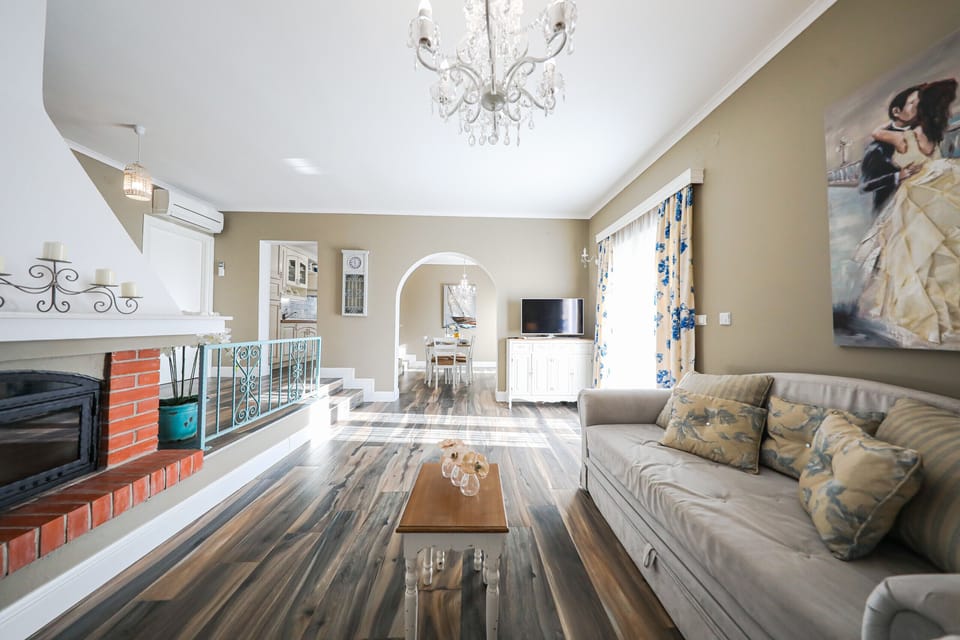 Villa, 4 Bedrooms, Private Pool, Pool View | Living room | Fireplace