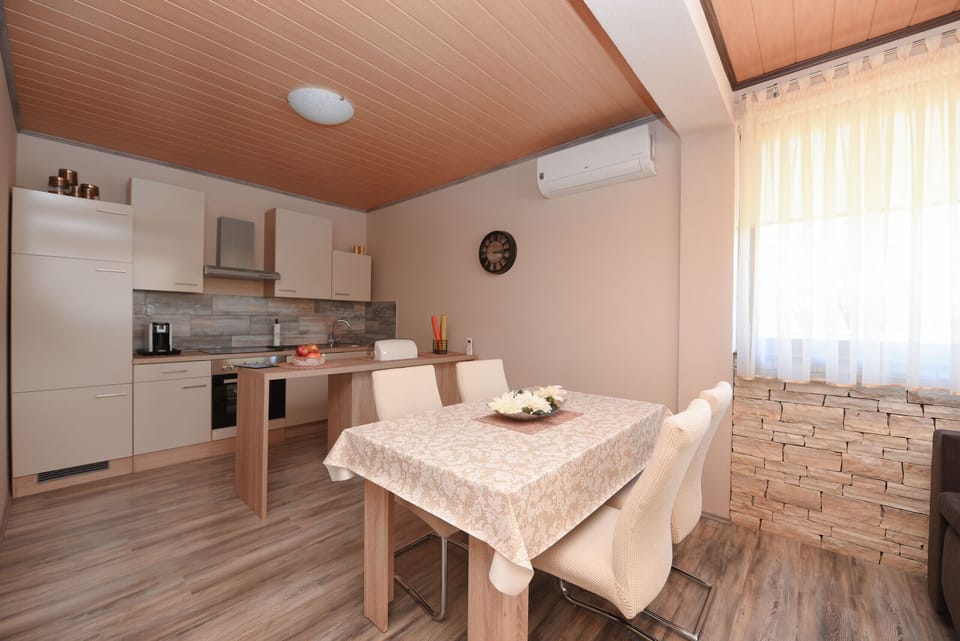 Villa, 3 Bedrooms, Private Pool, Pool View | In-room dining