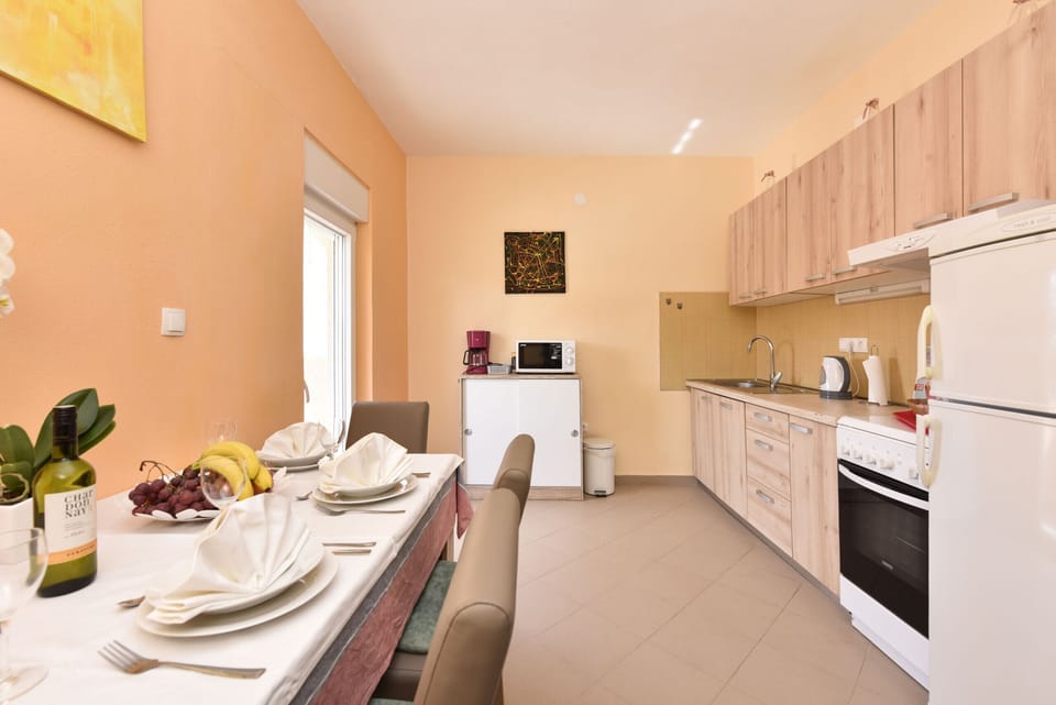 Villa, 3 Bedrooms, Smoking, Private Pool | In-room dining