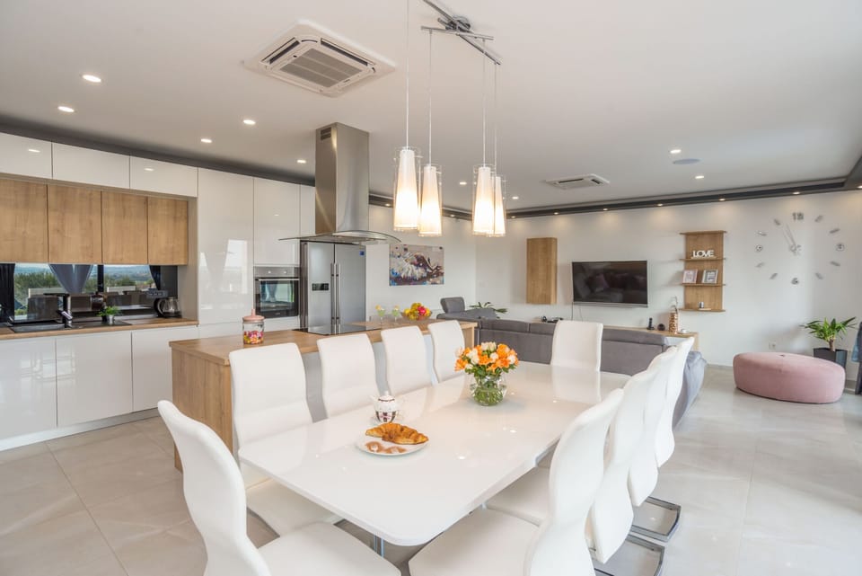 Villa, 4 Bedrooms, Accessible, Smoking | Private kitchen | Microwave, dishwasher, coffee/tea maker