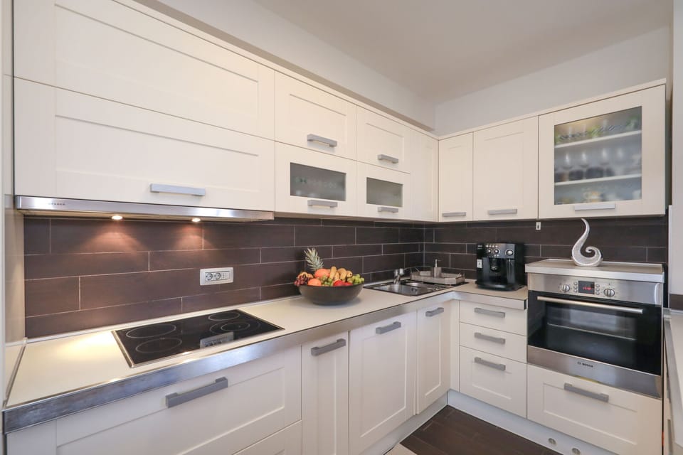 Villa, 3 Bedrooms, Smoking, Private Pool | Private kitchen | Fridge, microwave, oven, dishwasher