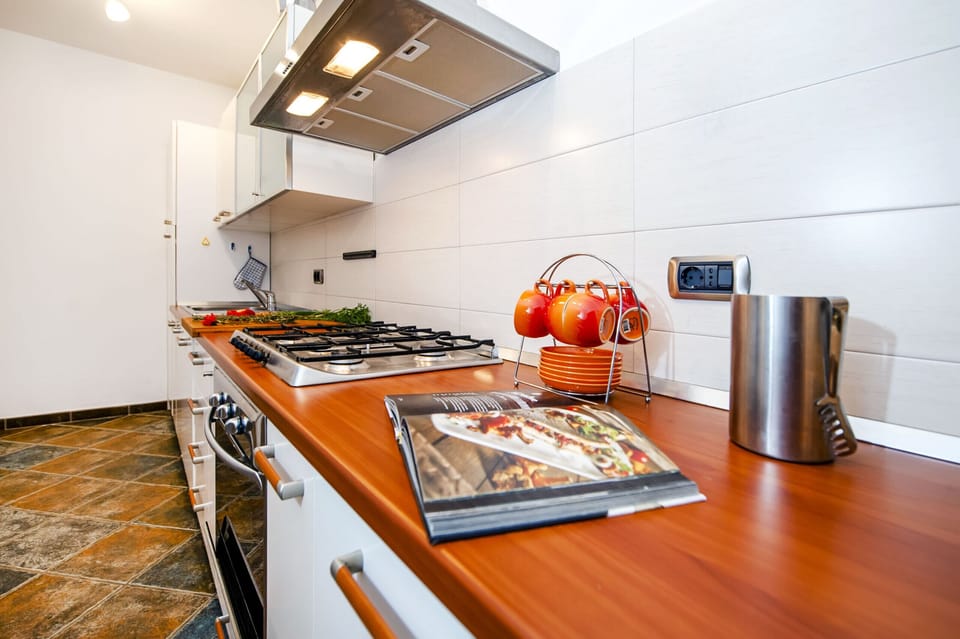 Villa, 4 Bedrooms, Private Pool, Pool View | Private kitchen | Microwave, oven, dishwasher, coffee/tea maker