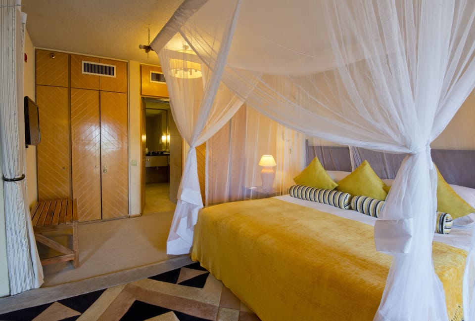 Minibar, in-room safe, individually decorated, individually furnished