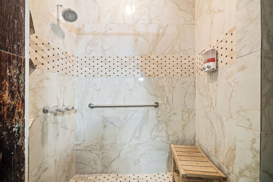 Bathroom 1st floor