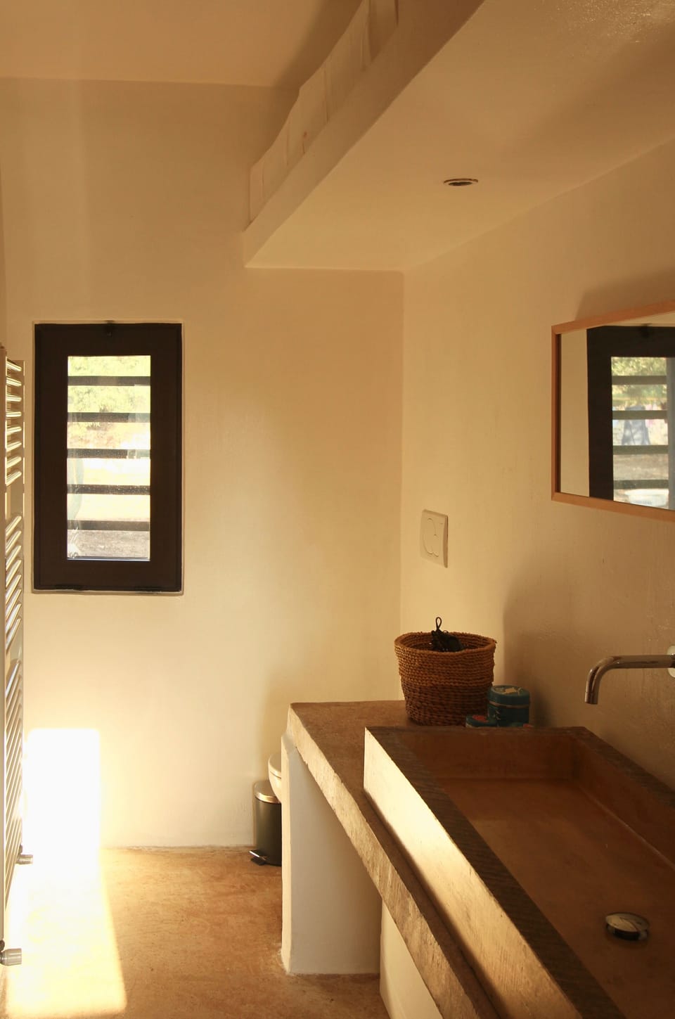 Bathroom to BR 3 & 4 (shower around the corner)
