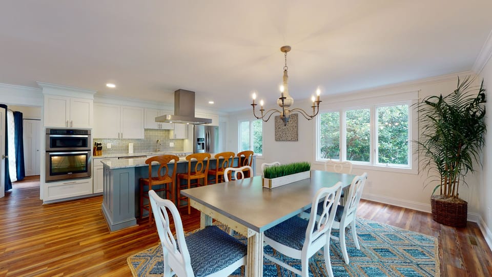 Dining & Kitchen