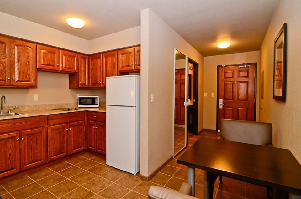 Fridge, microwave, coffee/tea maker