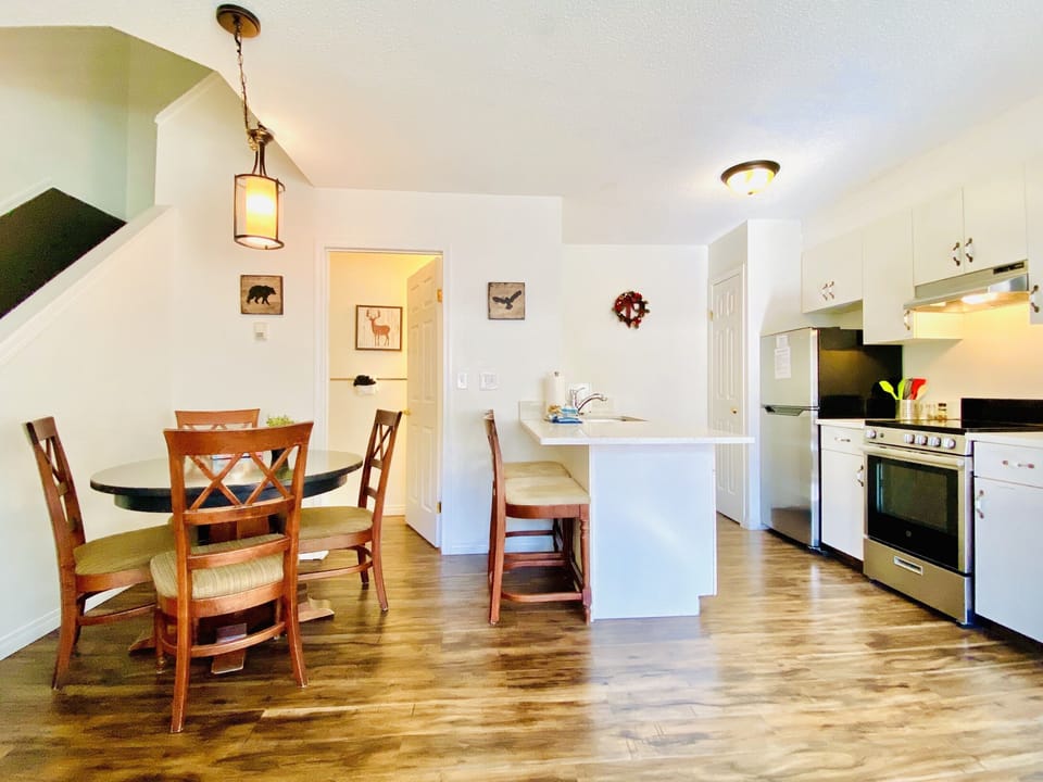 Kitchen and dining area