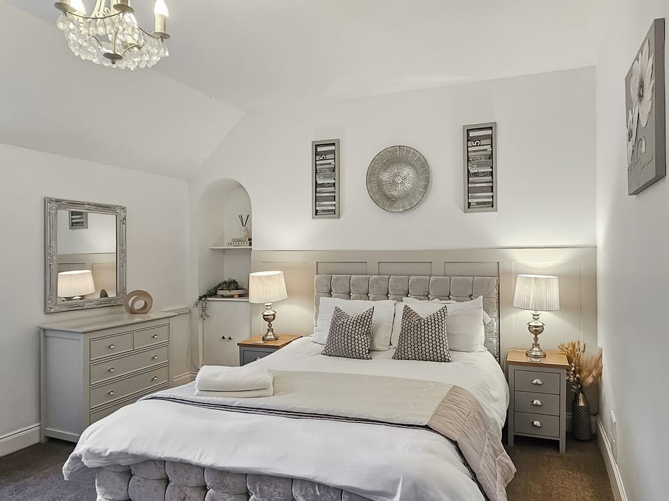 Double bedroom | Antfield House, Scaniport, near Inverness