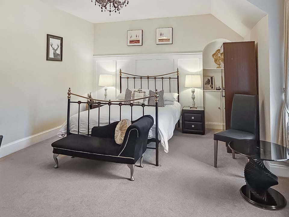 Double bedroom | Antfield House, Scaniport, near Inverness