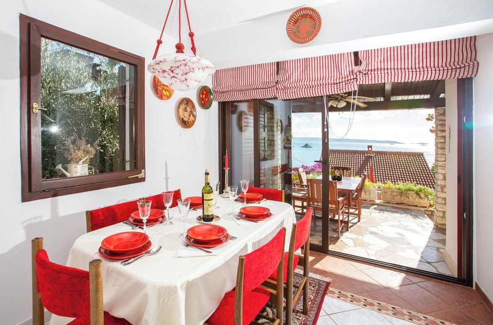 Villa, 4 Bedrooms, Smoking, Private Pool | Dining