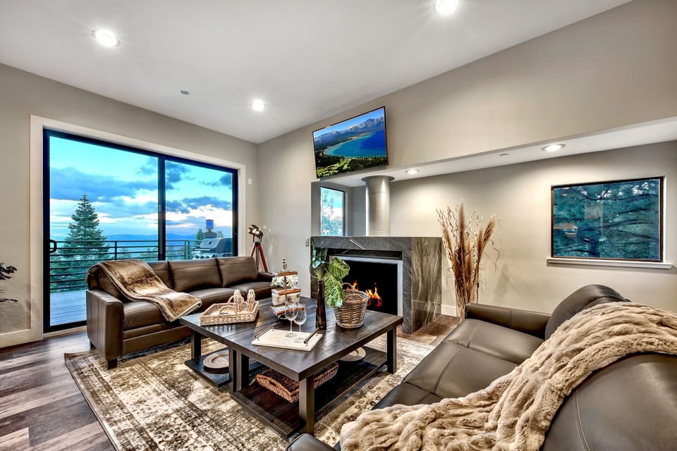 Above it all this VIP Blue Diamond  Mega Lodge is The Largest estate in Lake Tahoe
Two Fie Places and TV's with large entertaining area also two ovens and microwaves for the large family getaway or friend trip