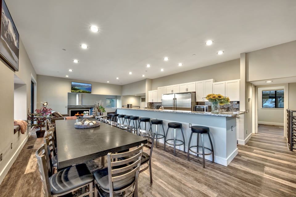 Above it all this VIP Blue Diamond  Mega Lodge is The Largest estate in Lake Tahoe
Two Fie Places and TV's with large entertaining area also two ovens and microwaves for the large family getaway or friend trip