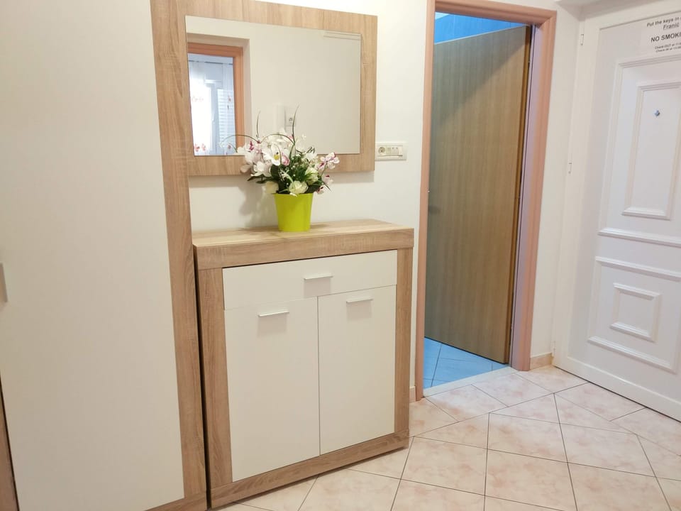Shared Dormitory, 1 Bedroom, Smoking | Interior
