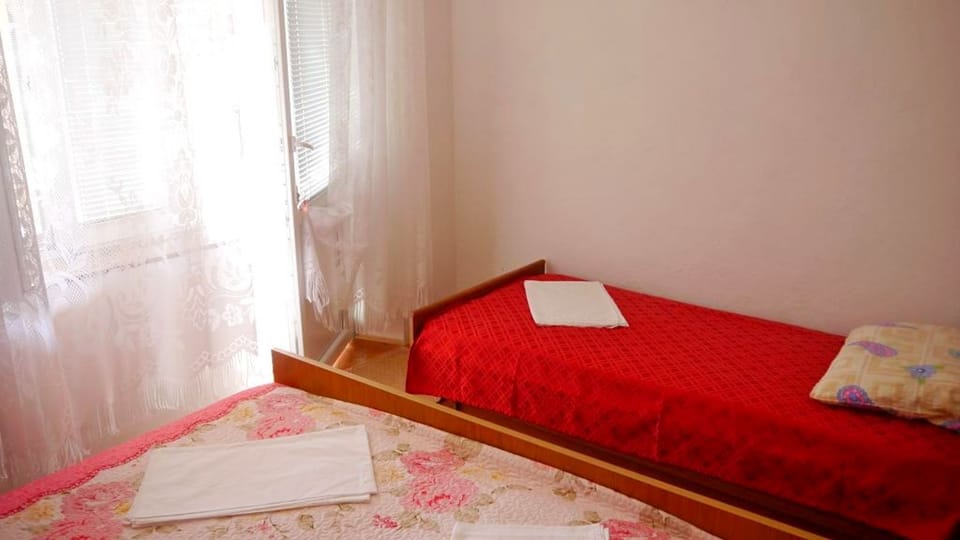 Apartment, 1 Bedroom, Smoking, Balcony | 2 bedrooms, WiFi