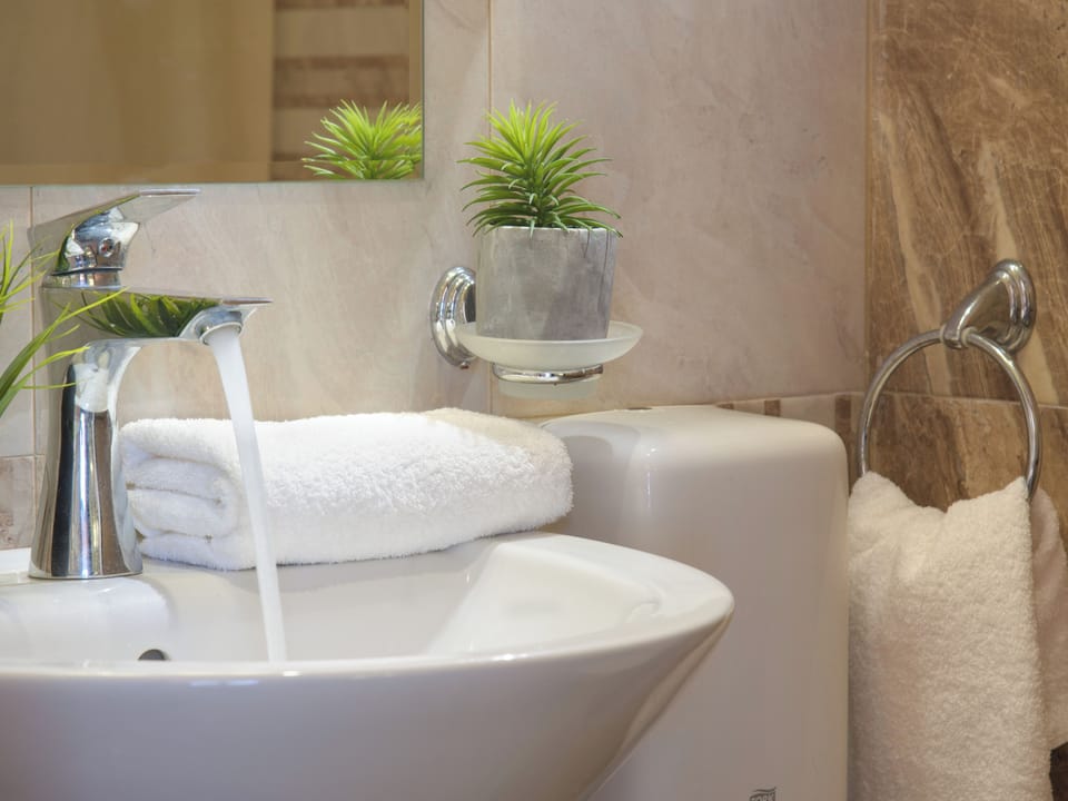 Room, 1 Bedroom, Smoking, Private Pool | Bathroom | Towels