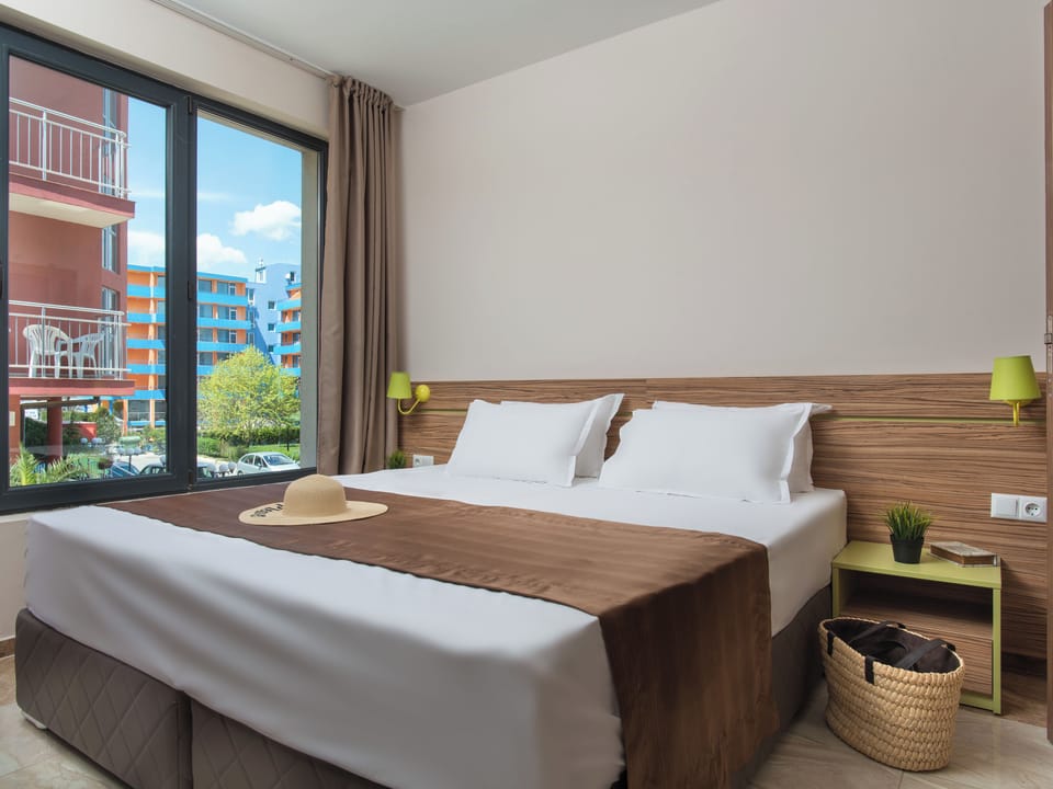 Room, 1 Bedroom, Smoking, Private Pool | 1 bedroom