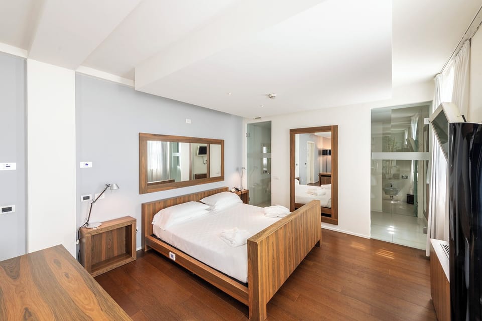 Superior Suite | Premium bedding, down comforters, minibar, in-room safe