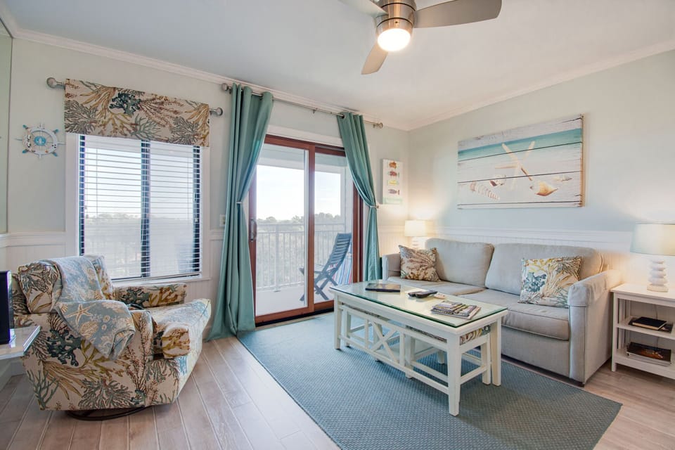 Queen size pull out sofa in living room
