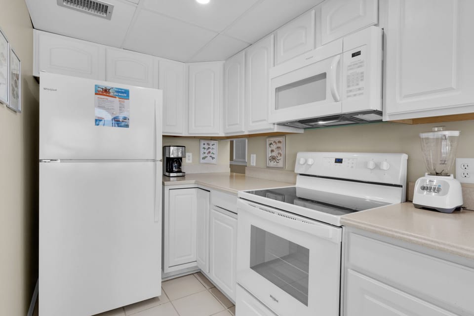 Full kitchen