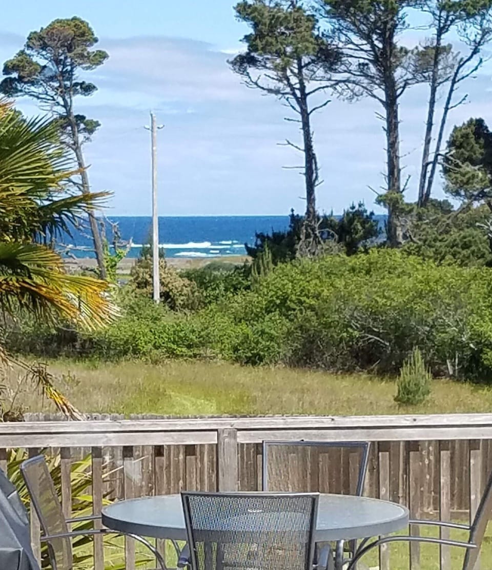 Relax, sit back and watch the Breaking Waves