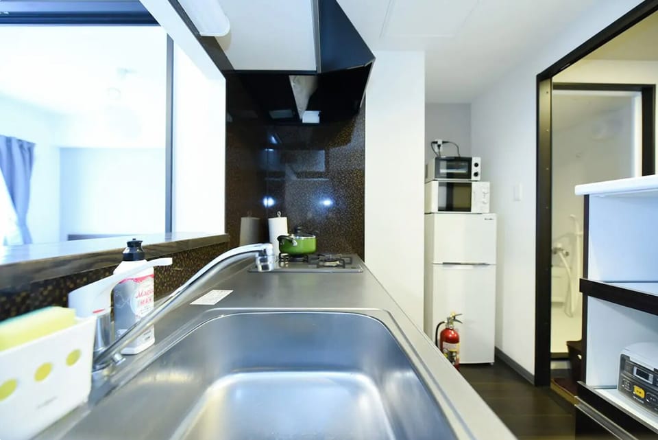 Clean sink