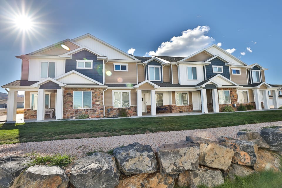 Bear Lake Escapes Townhomes!
3bdrm & 4bdrm units available