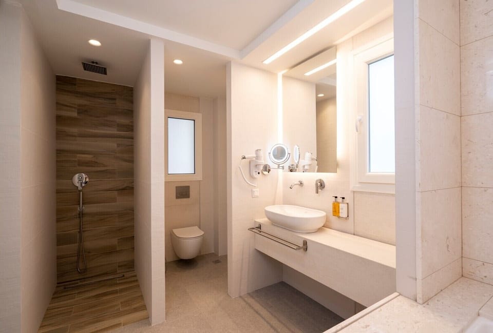 Executive Maisonette with Terrace Pool View | In-room safe, laptop workspace, soundproofing, iron/ironing board