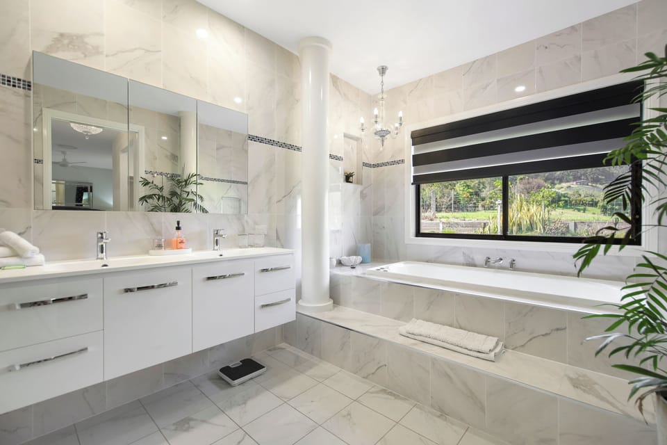 Master En-Suite 3