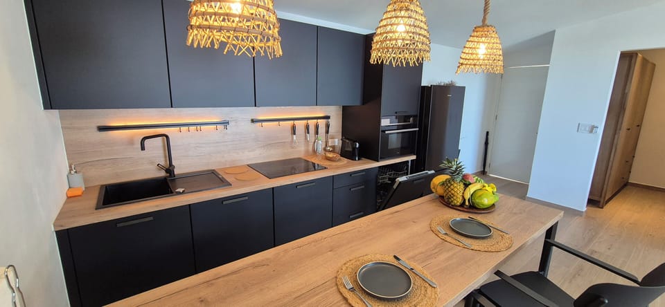 Deluxe Bungalow, Sea Facing | Private kitchen