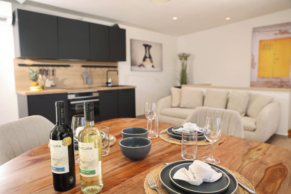 Premier Suite, 2 Bedrooms, Hot Tub, Sea Facing | Living area | Flat-screen TV