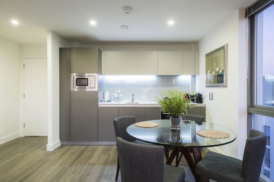 Apartment (1 Bedroom) | Private kitchen | Fridge, microwave, oven, stovetop