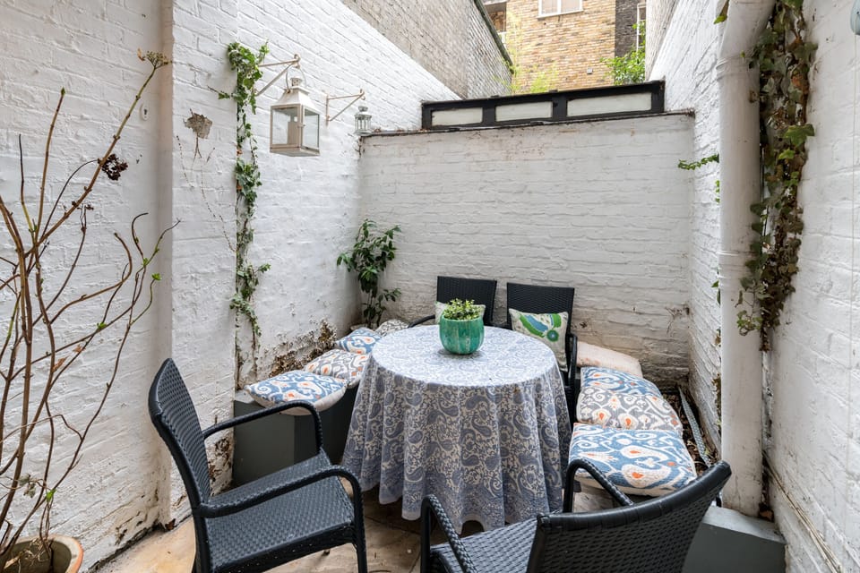 City Double Room (1 Bedroom) | Terrace/patio