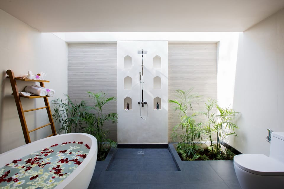 Andaman Private Pool Villa | Bathroom | Free toiletries, hair dryer, bathrobes, towels