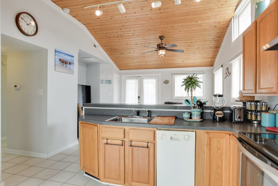 KDS6312: Blackbird Inn l Bottom Level Kitchen