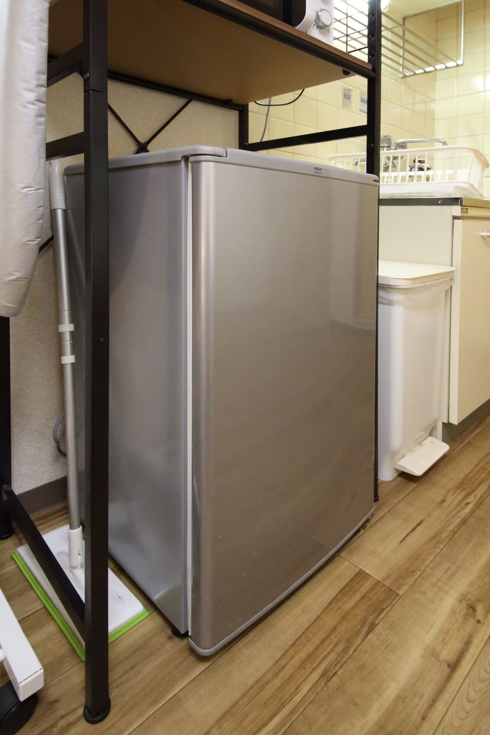 Apartment, 1 Bedroom | Private kitchen | Fridge, microwave, stovetop, electric kettle