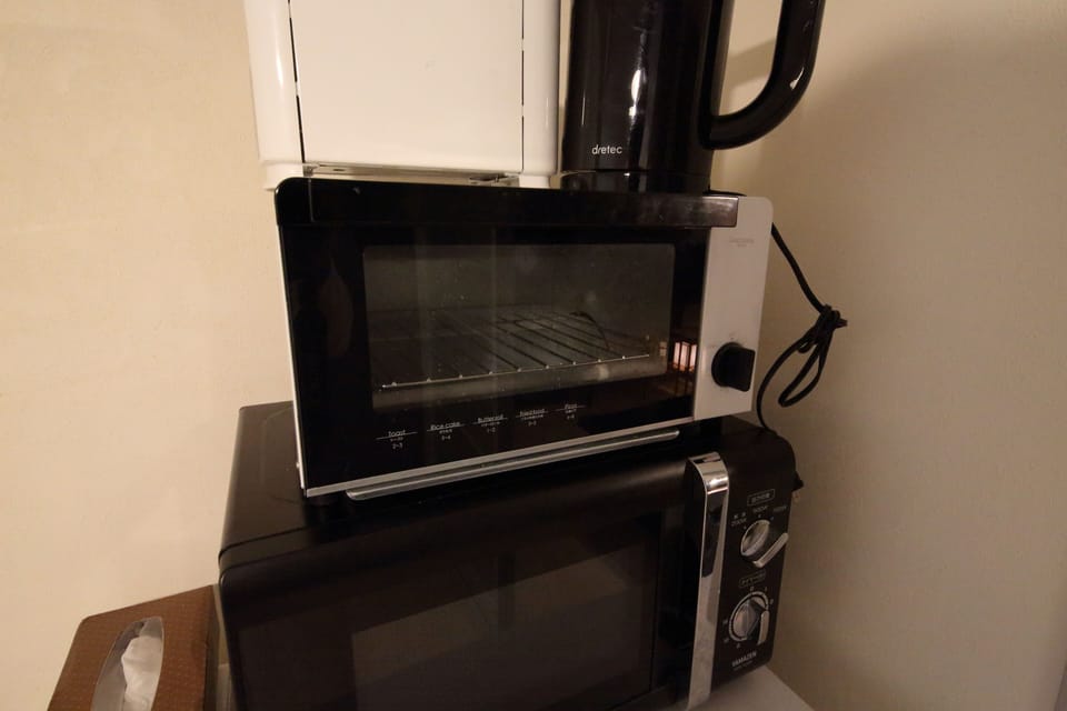 Apartment, 1 Bedroom | Private kitchenette | Fridge, microwave, stovetop, electric kettle