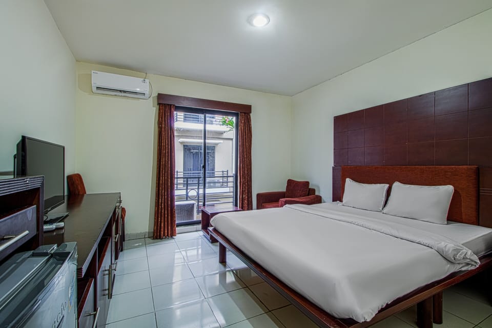 Suite | Desk, free WiFi, bed sheets
