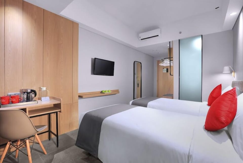 Superior Room | In-room safe, desk, laptop workspace, soundproofing