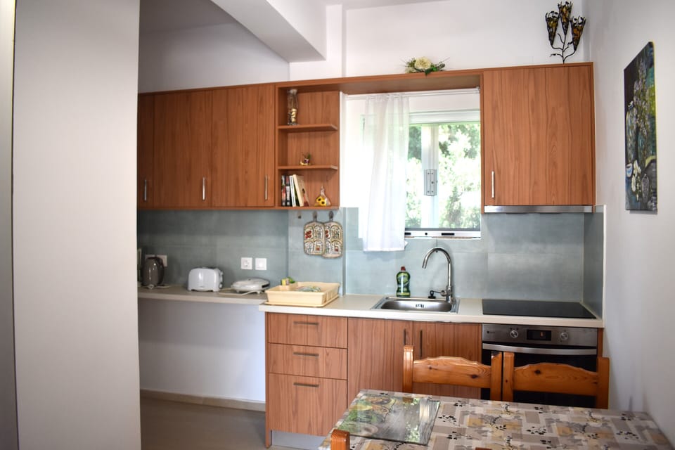 Apartment | Private kitchen | Fridge, stovetop, coffee/tea maker, electric kettle