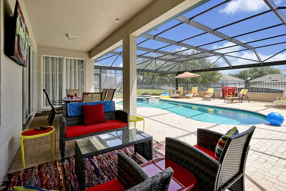 The lanai also includes a large flatscreen smart TV with Cable and a Roku