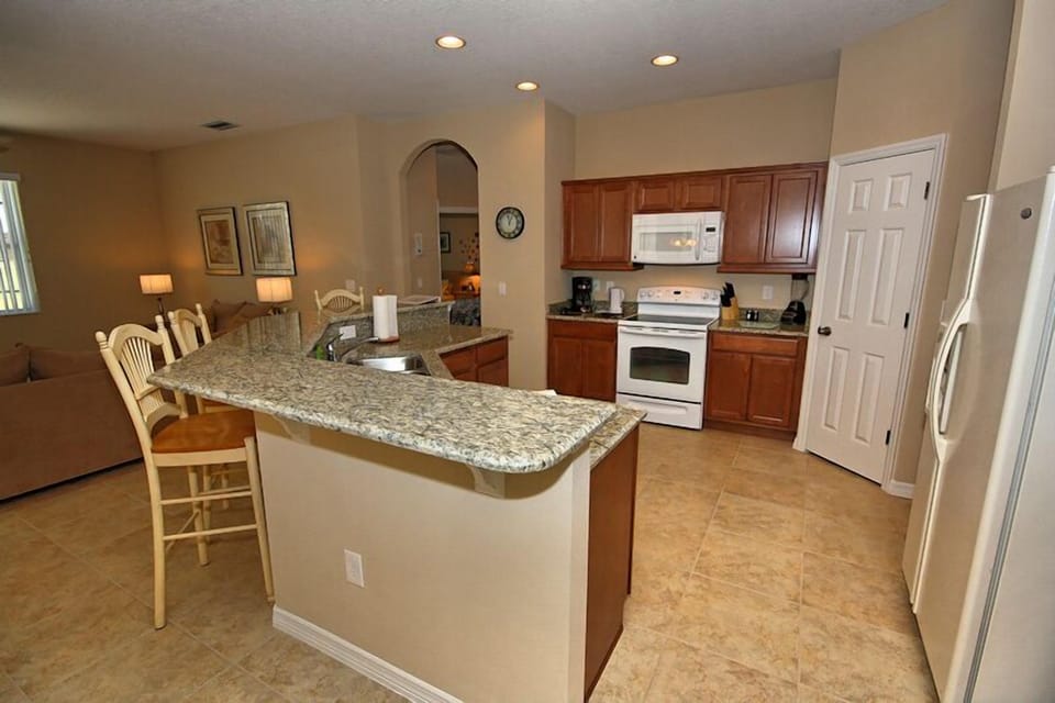02_Kitchen_Area_0921.jpg