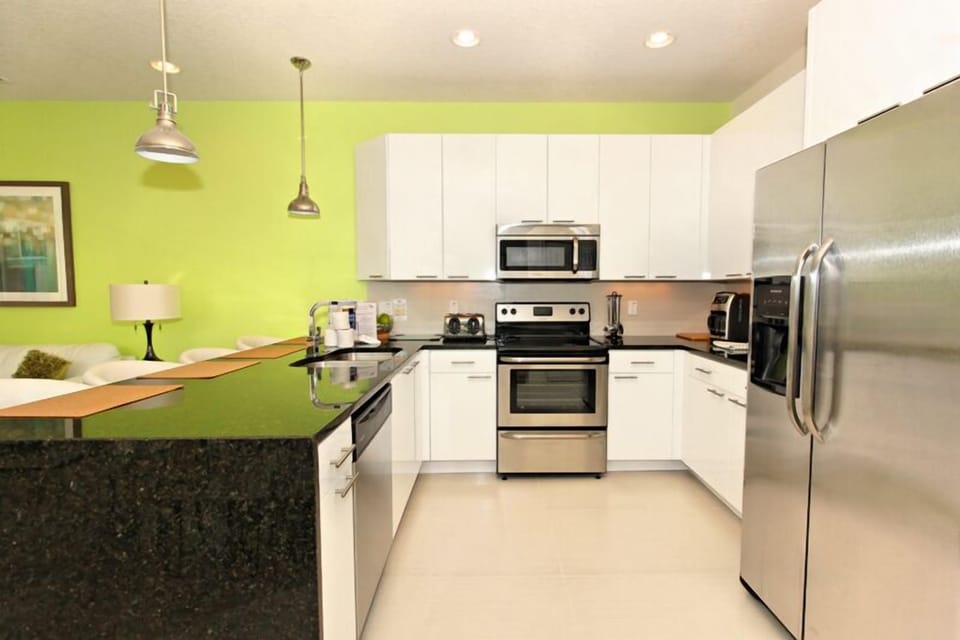 02_High_End_Kitchen_0721.jpg