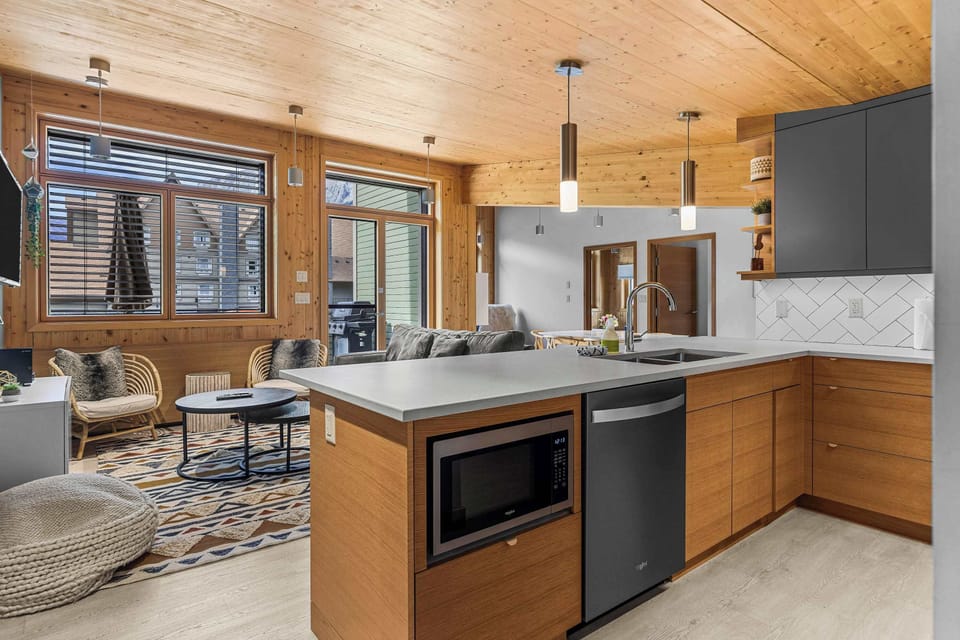 Cook up a storm in this fabulously appointed kitchen