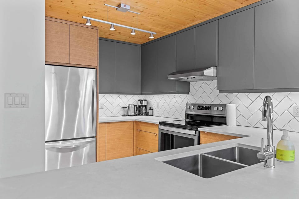 Cook up a storm in this fabulously appointed kitchen