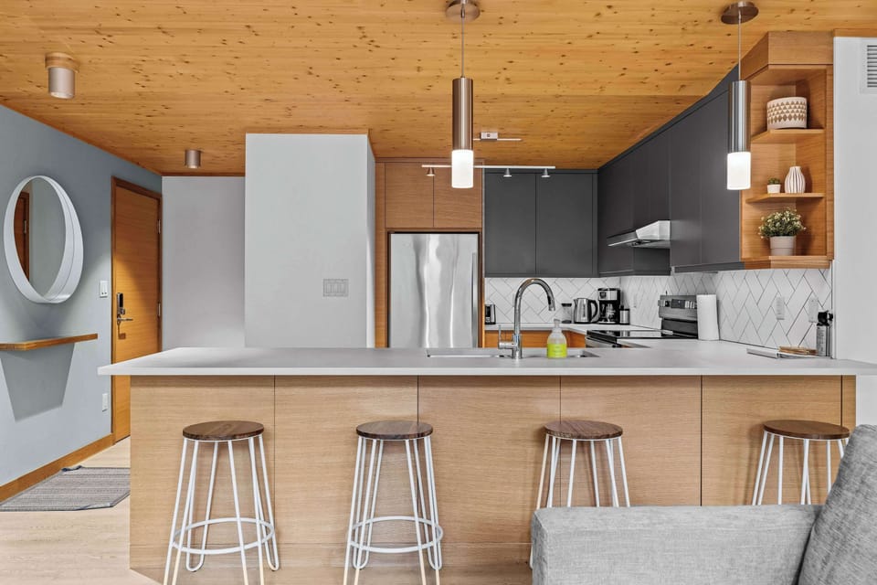 From morning coffee to dinner plans, this kitchen has you covered!